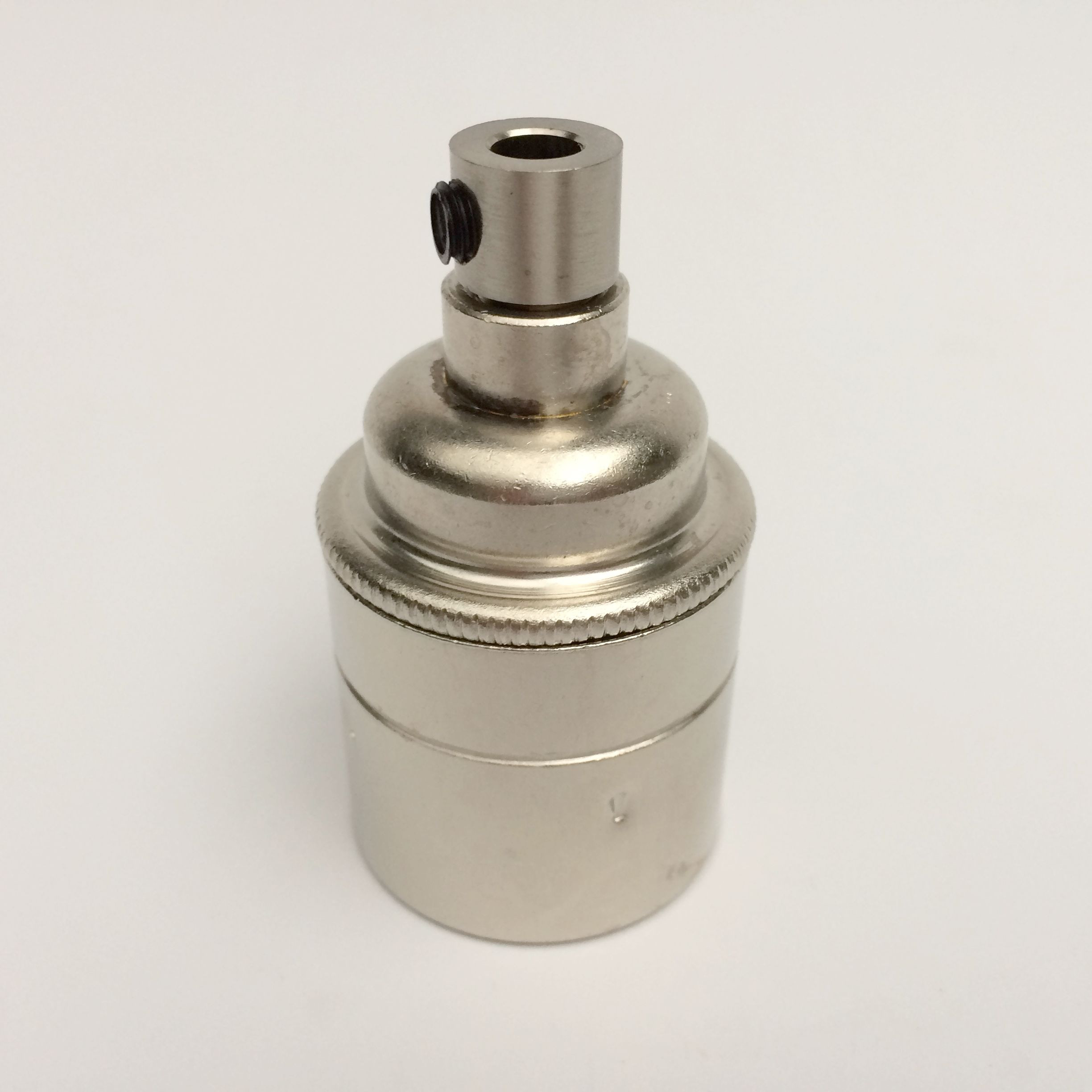 Metallfassung E27 antik mit Zugentlastung nickel