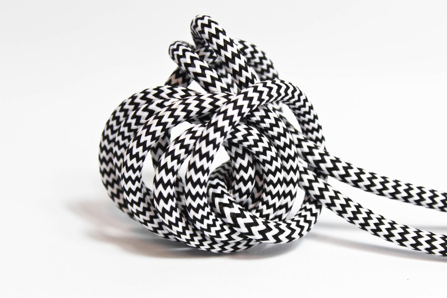 Textilkabel-Hängeleuchte Kunststoff schwarz-weiß zick zack